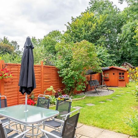 Red Cherry House Watford  Esterno foto